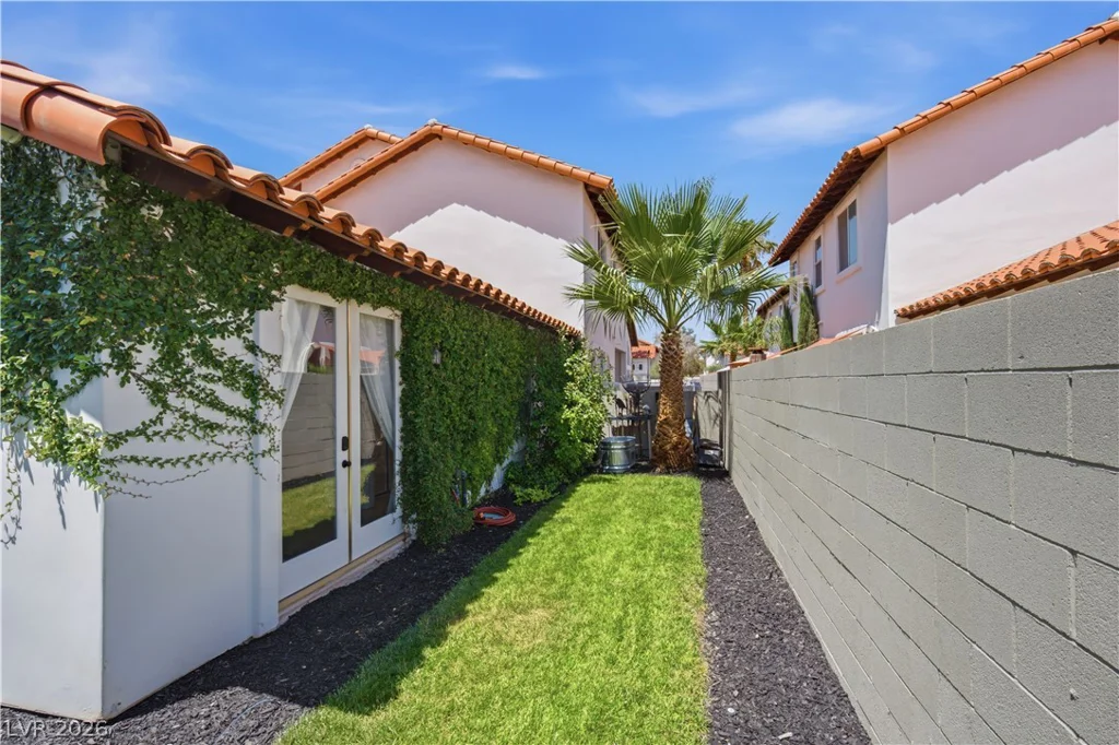 8710 Villa Ariel, Las Vegas, NV 89147