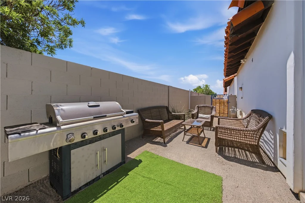 8710 Villa Ariel, Las Vegas, NV 89147