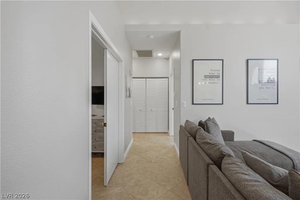 8710 Villa Ariel, Las Vegas, NV 89147