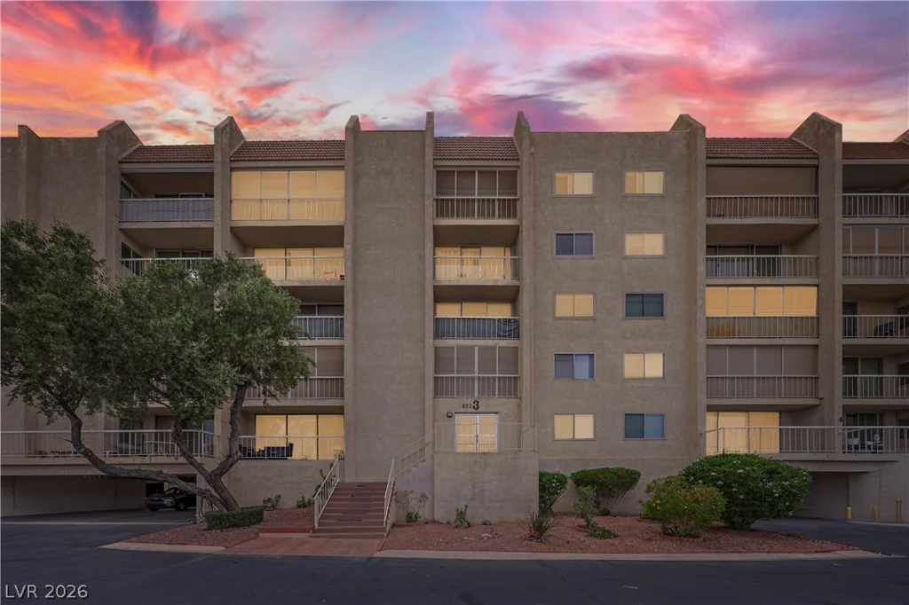 750 Royal Crest, Las Vegas, NV 89169