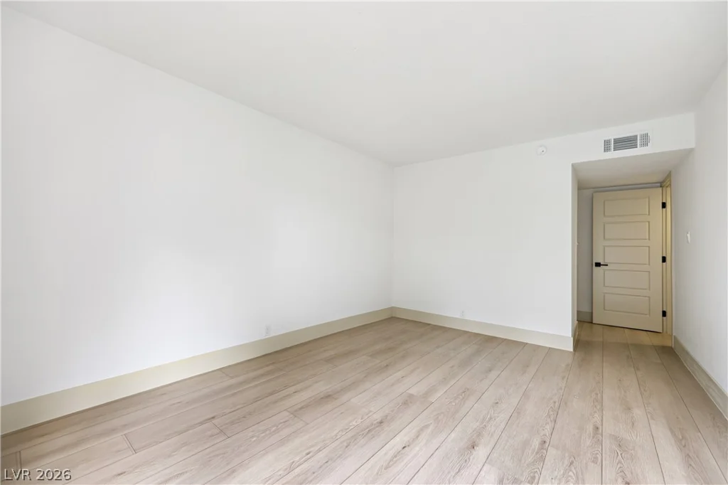 750 Royal Crest, Las Vegas, NV 89169