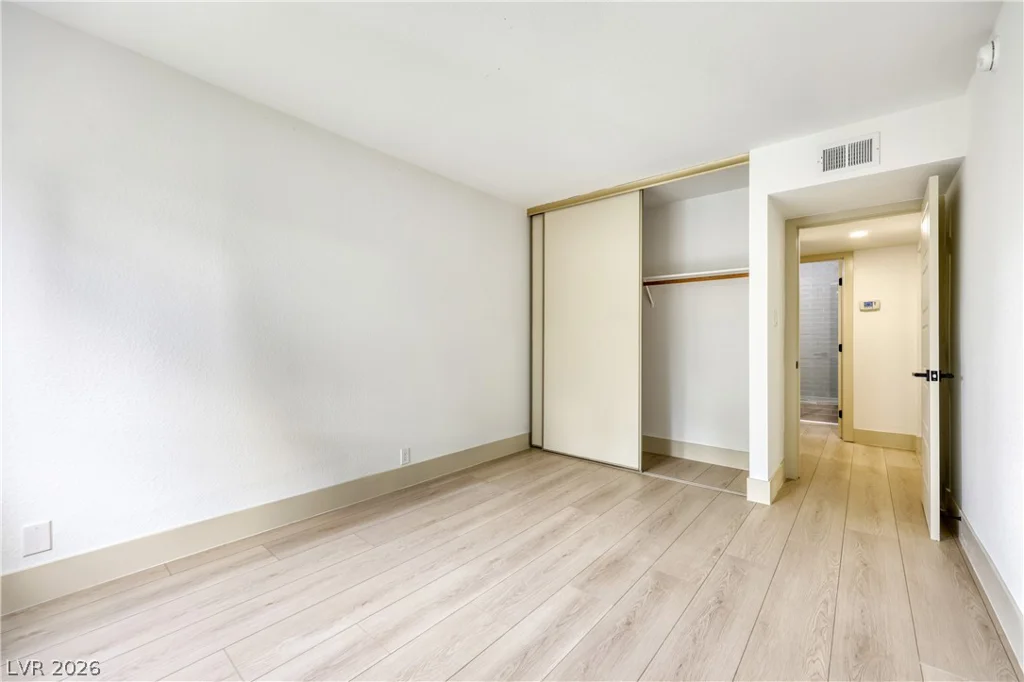 750 Royal Crest, Las Vegas, NV 89169