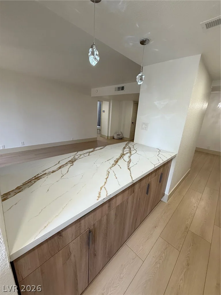 750 Royal Crest, Las Vegas, NV 89169