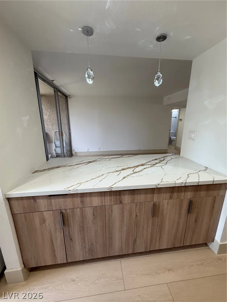 750 Royal Crest, Las Vegas, NV 89169