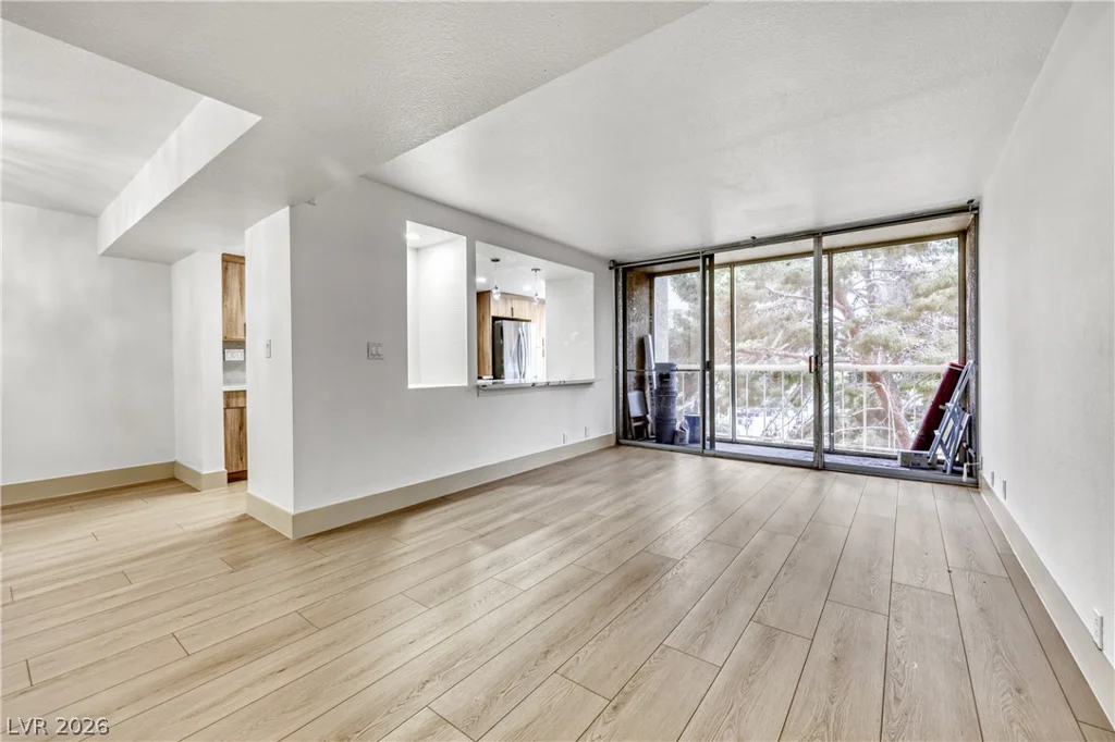 750 Royal Crest, Las Vegas, NV 89169