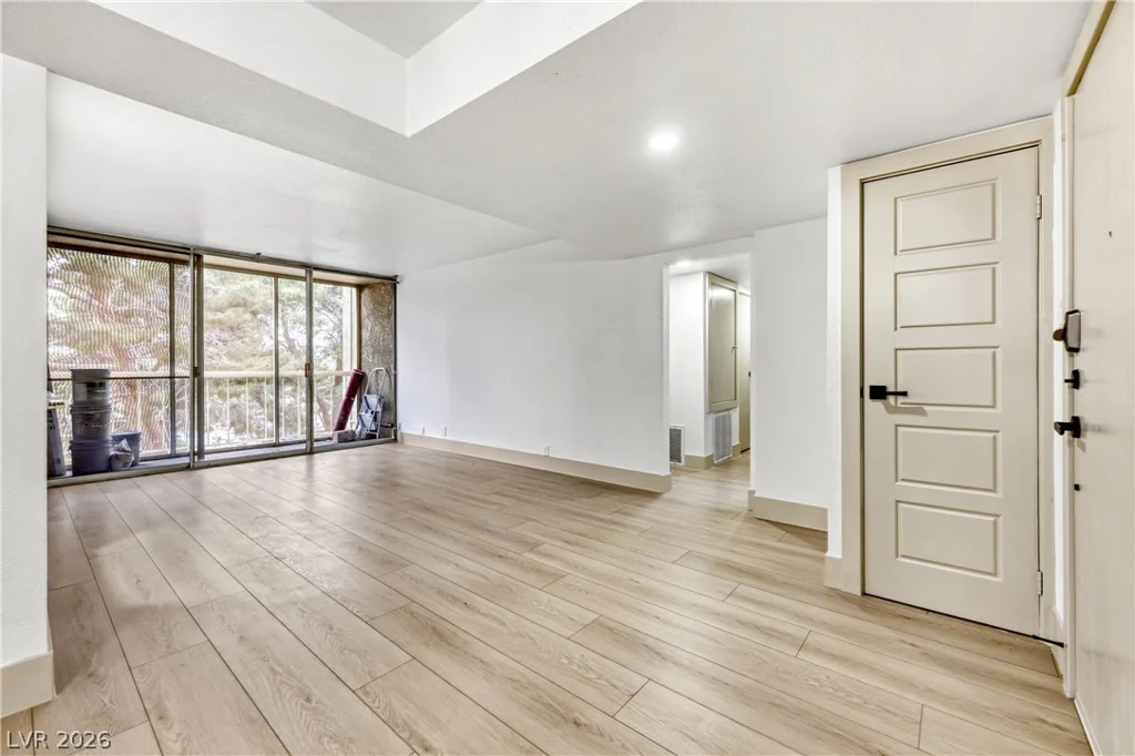 750 Royal Crest, Las Vegas, NV 89169