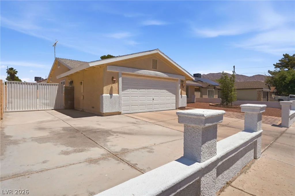 5752 Arbor Oak, Las Vegas, NV 89142