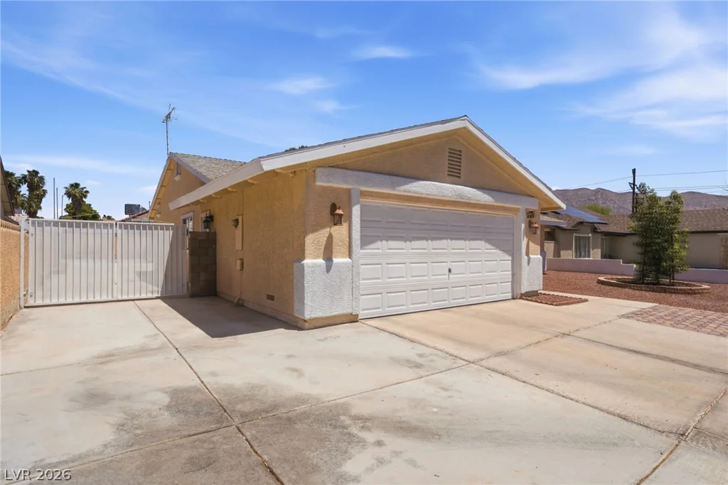 5752 Arbor Oak, Las Vegas, NV 89142