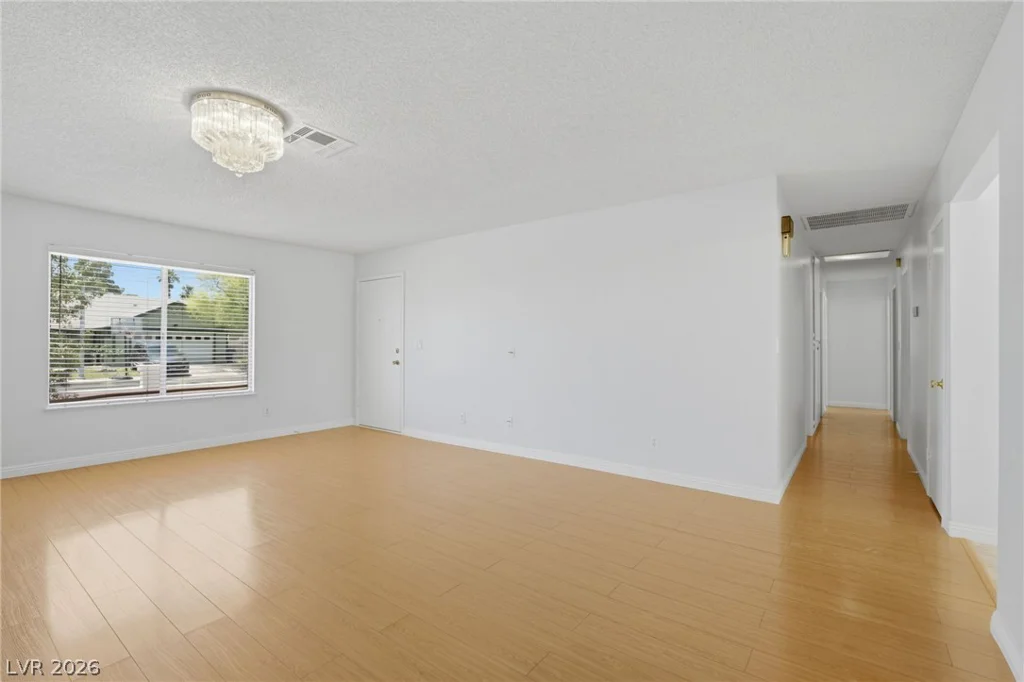 5752 Arbor Oak, Las Vegas, NV 89142