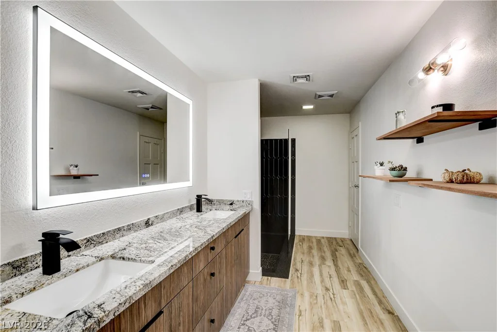 2100 Plaza Del Padre, Las Vegas, NV 89102