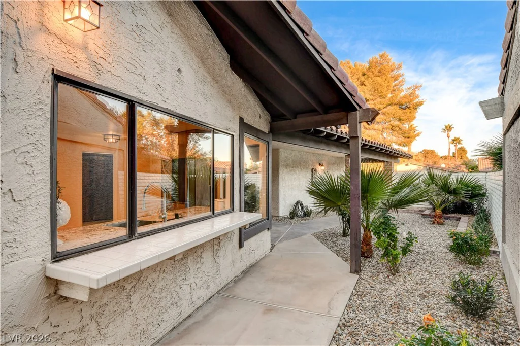 2100 Plaza Del Padre, Las Vegas, NV 89102