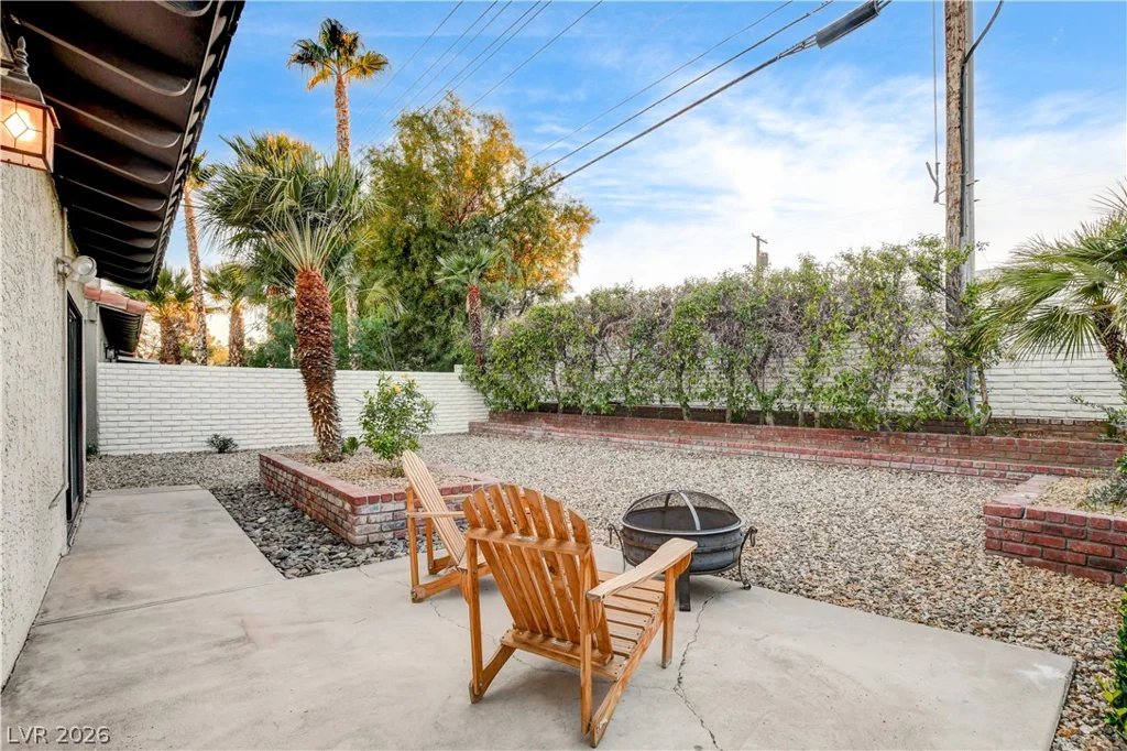 2100 Plaza Del Padre, Las Vegas, NV 89102