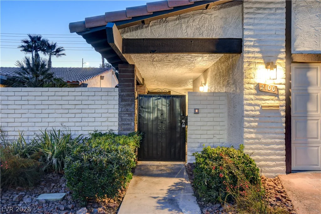 2100 Plaza Del Padre, Las Vegas, NV 89102