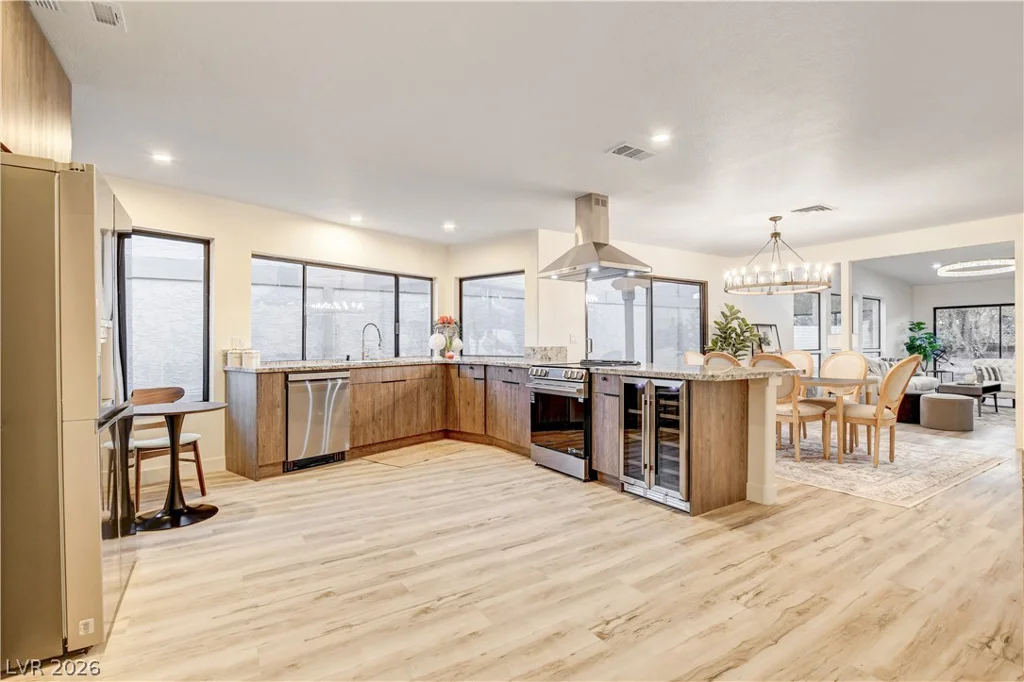 2100 Plaza Del Padre, Las Vegas, NV 89102