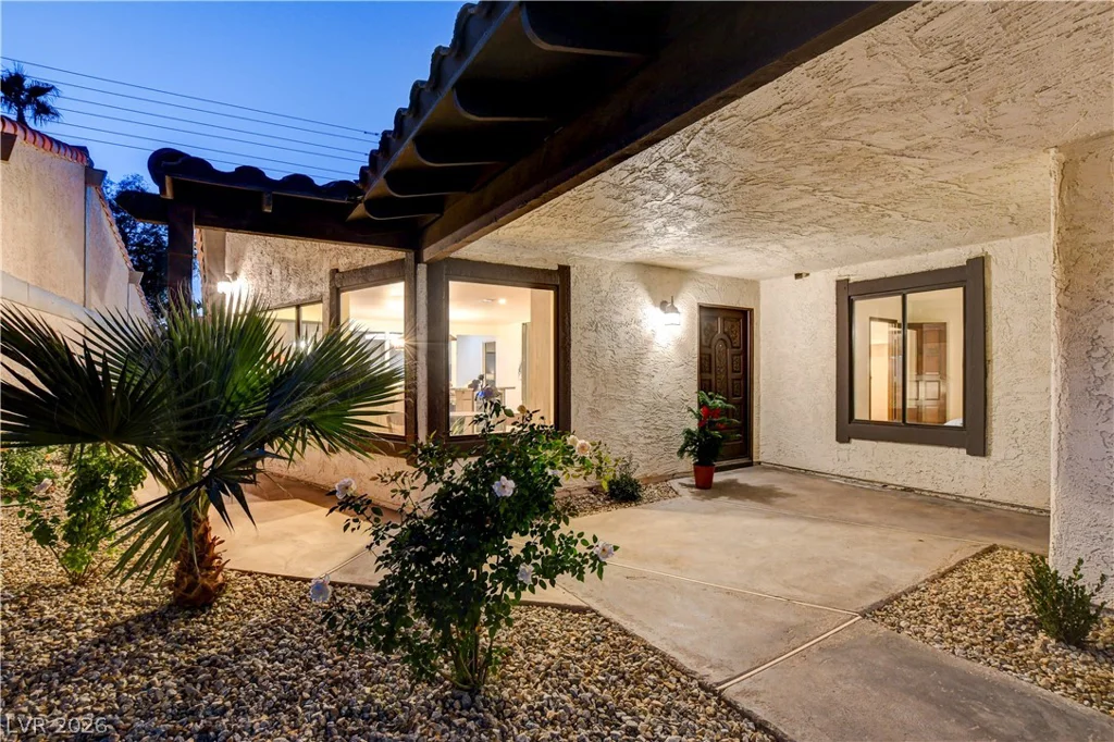 2100 Plaza Del Padre, Las Vegas, NV 89102
