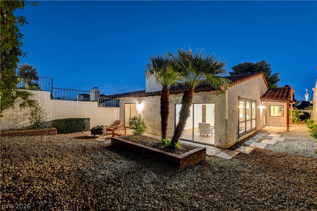 2100 Plaza Del Padre, Las Vegas, NV 89102