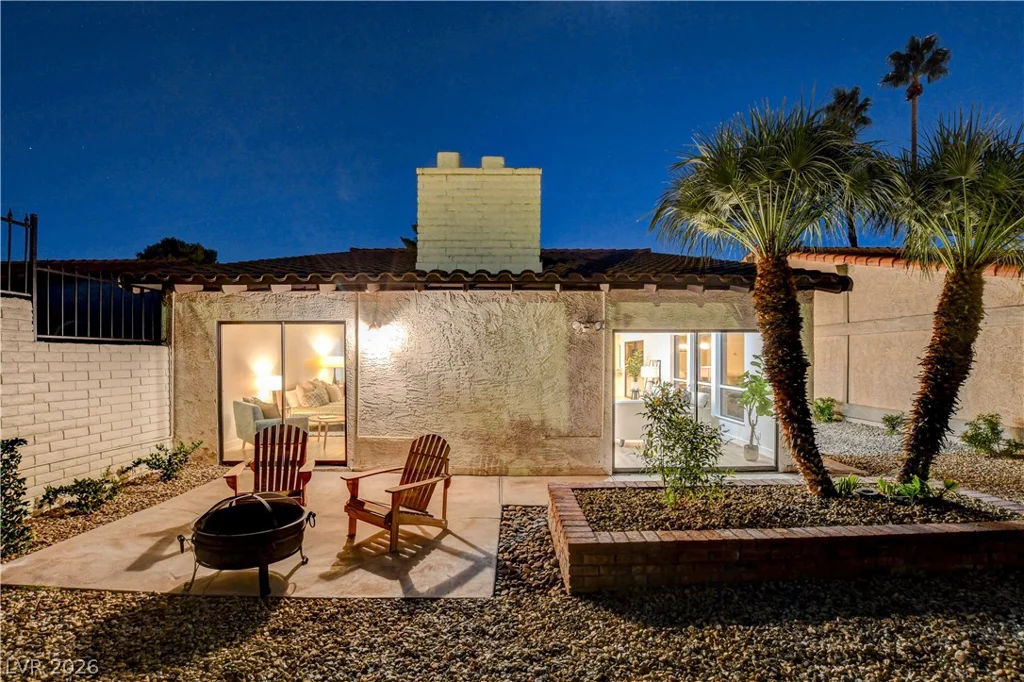 2100 Plaza Del Padre, Las Vegas, NV 89102