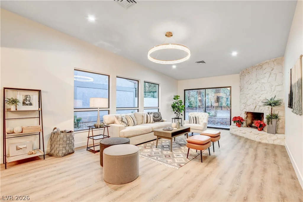 2100 Plaza Del Padre, Las Vegas, NV 89102