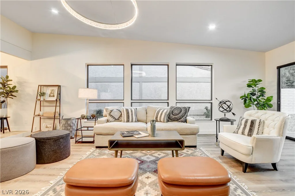 2100 Plaza Del Padre, Las Vegas, NV 89102