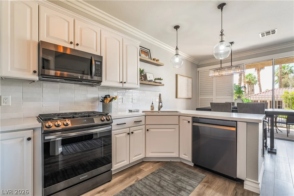 251 Green Valley, Henderson, NV 89012