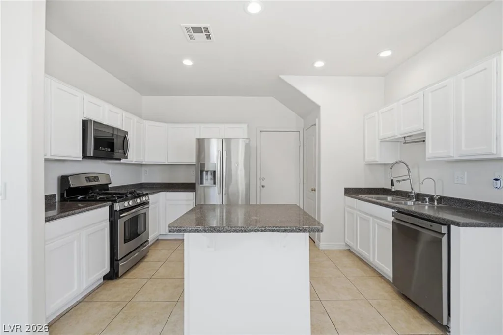 10630 Lessona, Las Vegas, NV 89141