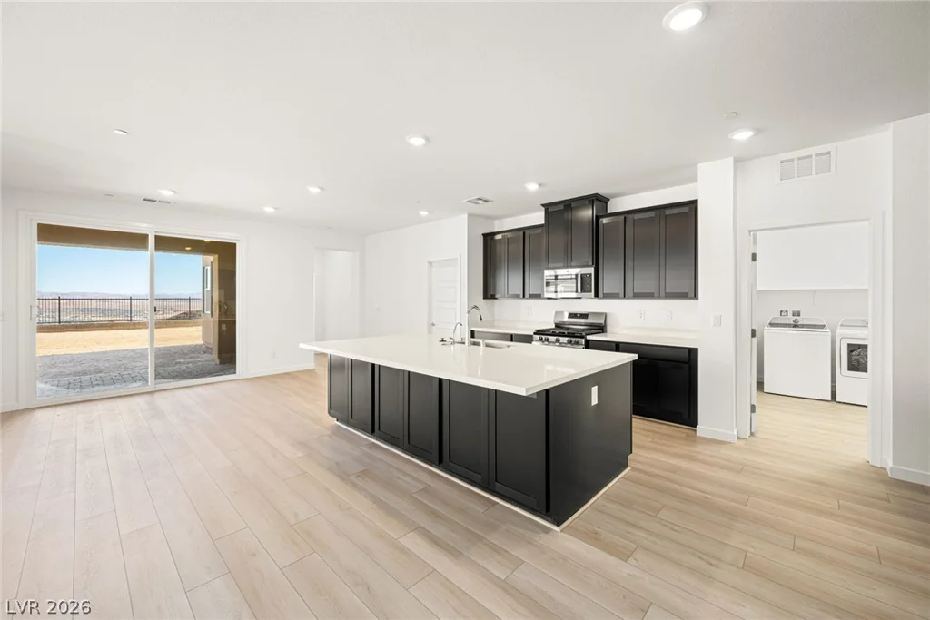 1468 Bianca Falls, Henderson, NV 89011