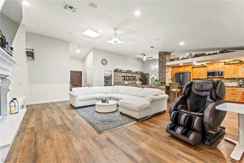 207 White Cloud, Henderson, NV 89074