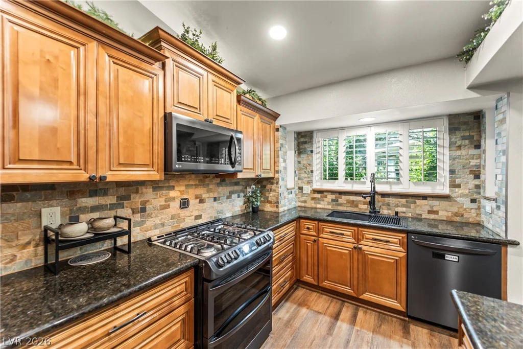 207 White Cloud, Henderson, NV 89074