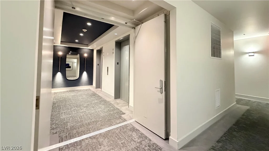 4575 Dean Martin, Las Vegas, NV 89103