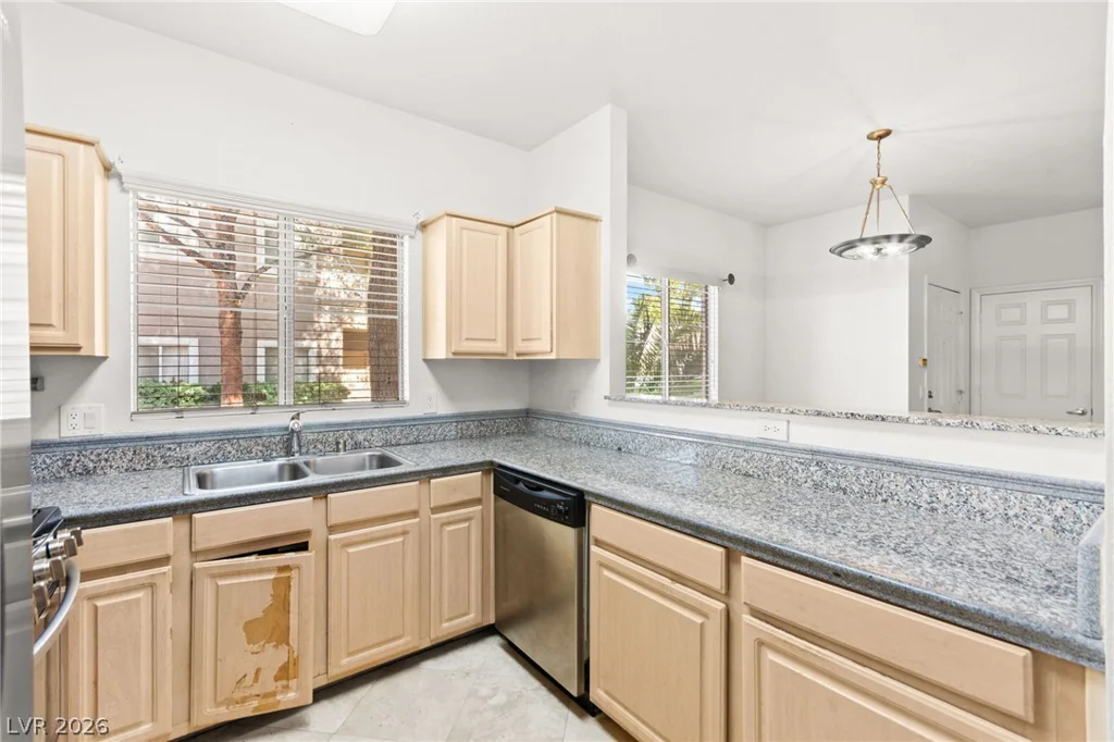 5250 Rainbow, Las Vegas, NV 89118
