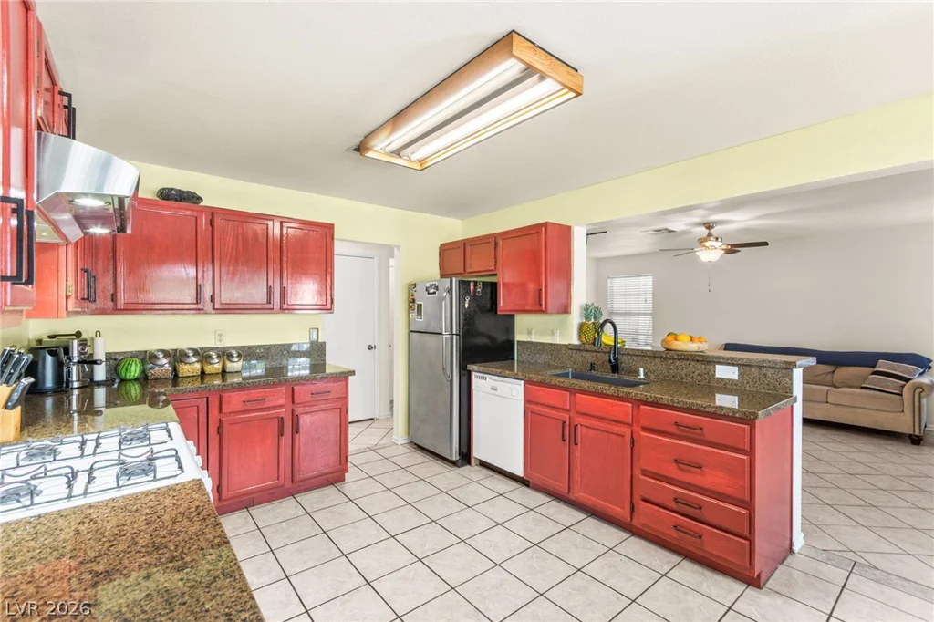 2512 Vista Mar, Las Vegas, NV 89128