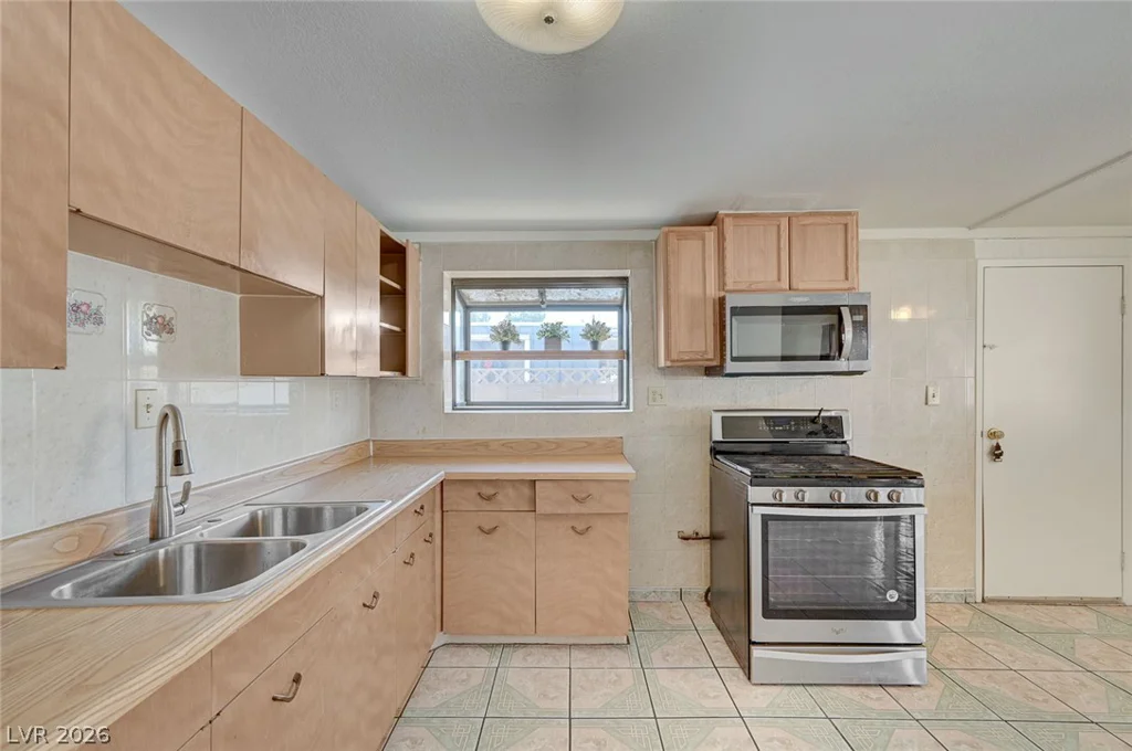 1720 Belmont, North Las Vegas, NV 89030