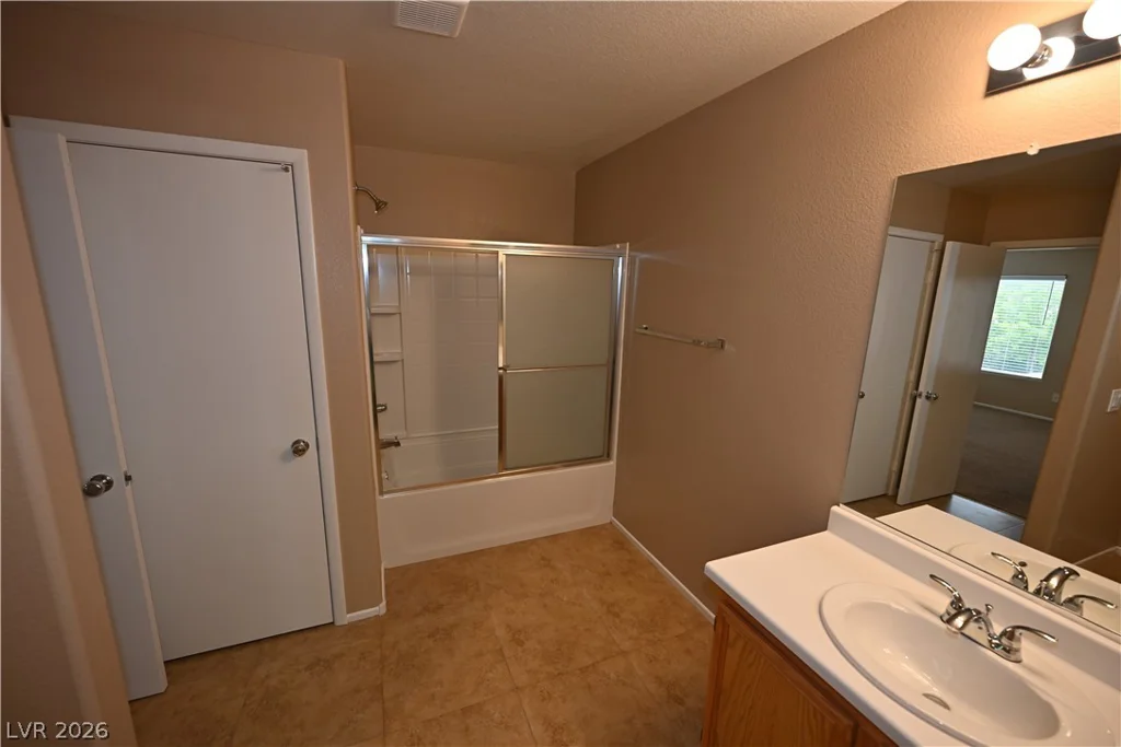 6152 Cougar, Las Vegas, NV 89139