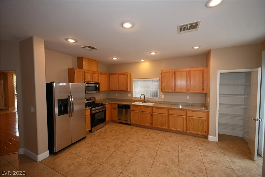 6152 Cougar, Las Vegas, NV 89139