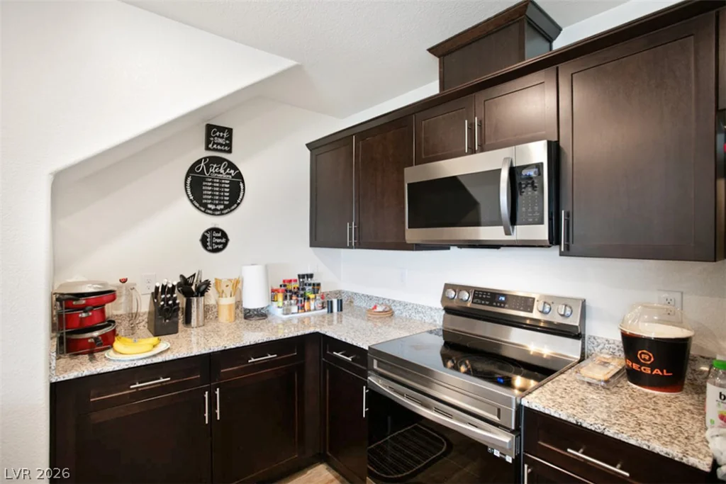 6811 Dark Gunmetal, North Las Vegas, NV 89086