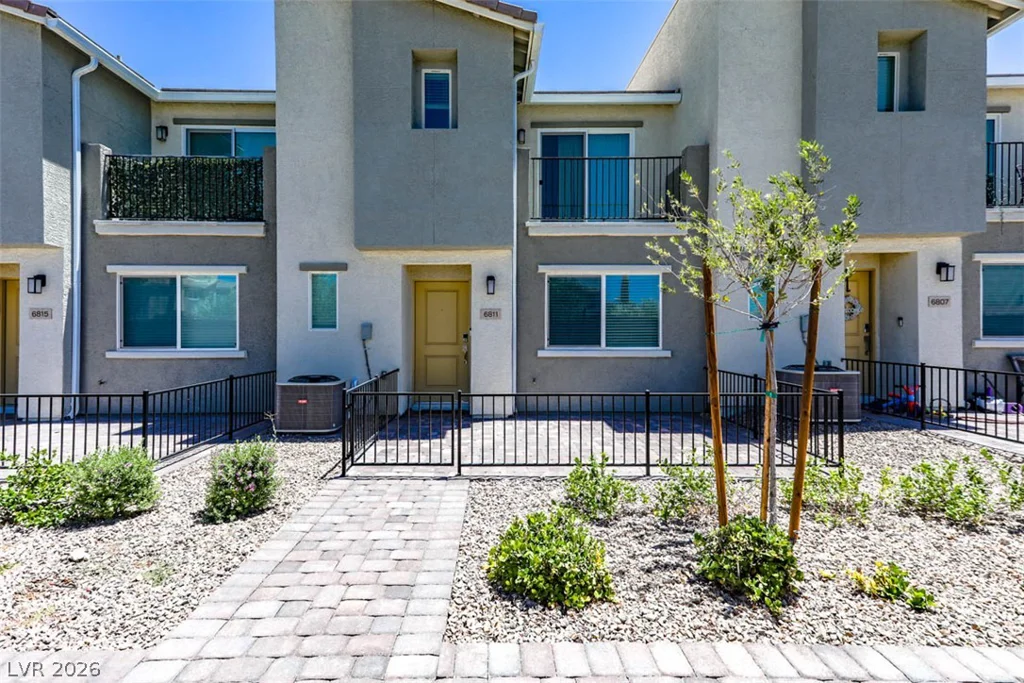 6811 Dark Gunmetal, North Las Vegas, NV 89086