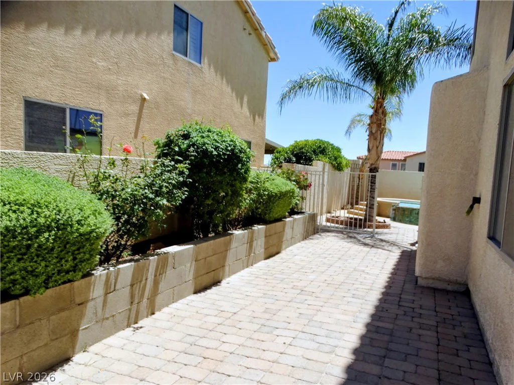 10149 Whitney Falls, Las Vegas, NV 89148