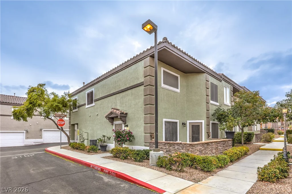 10450 Gold Shadow, Las Vegas, NV 89129