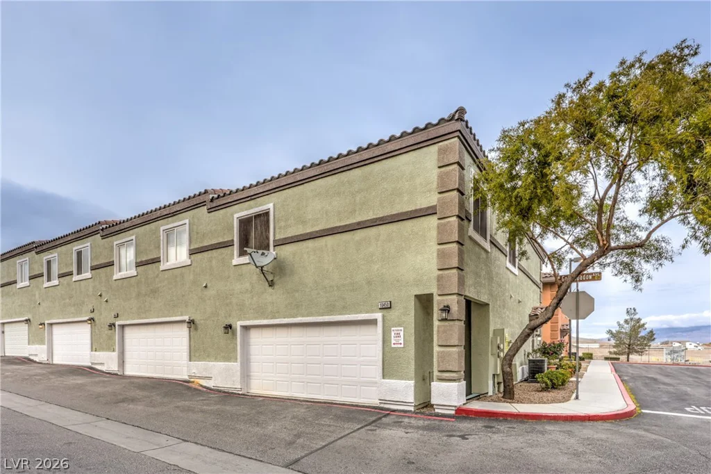 10450 Gold Shadow, Las Vegas, NV 89129