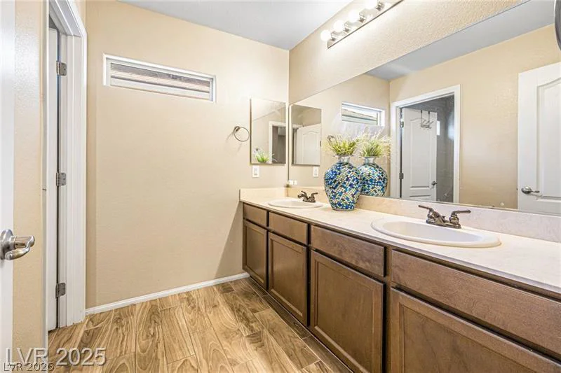 10523 Laurel Mountain, Las Vegas, NV 89166