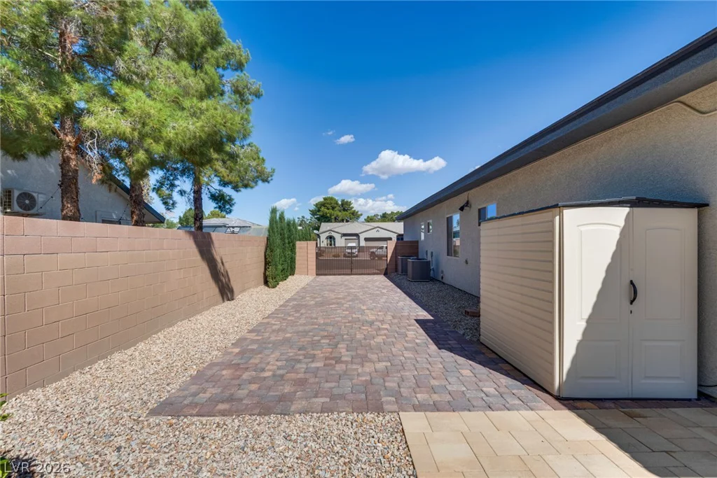 7371 Heritage Pines, Las Vegas, NV 89131