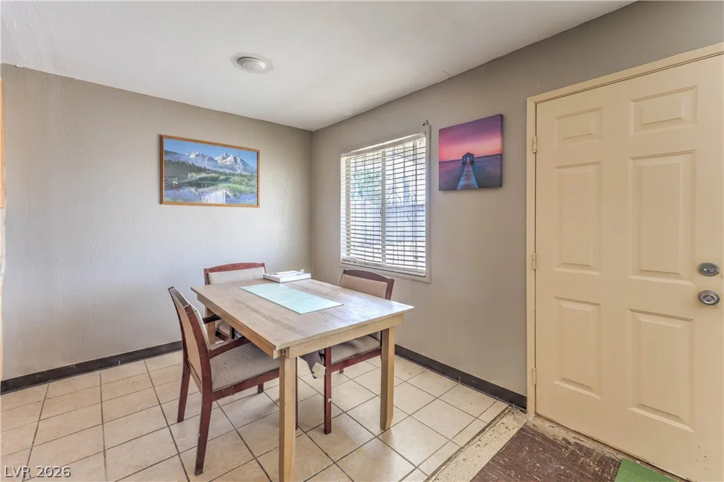 933 Mezpah, Las Vegas, NV 89106