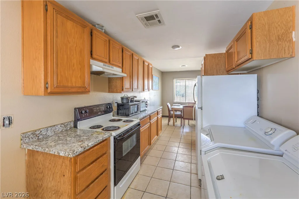 933 Mezpah, Las Vegas, NV 89106
