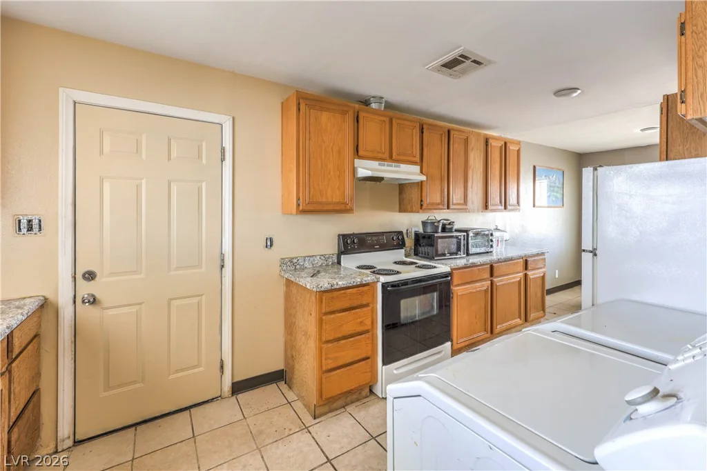 933 Mezpah, Las Vegas, NV 89106