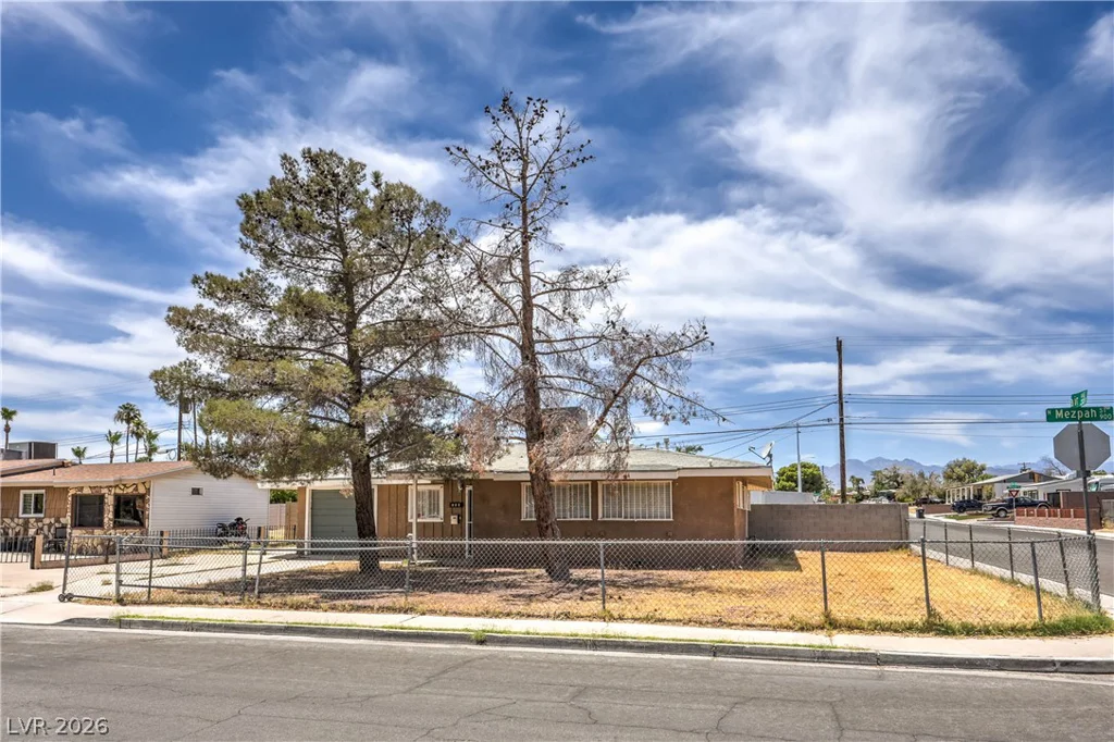 933 Mezpah, Las Vegas, NV 89106