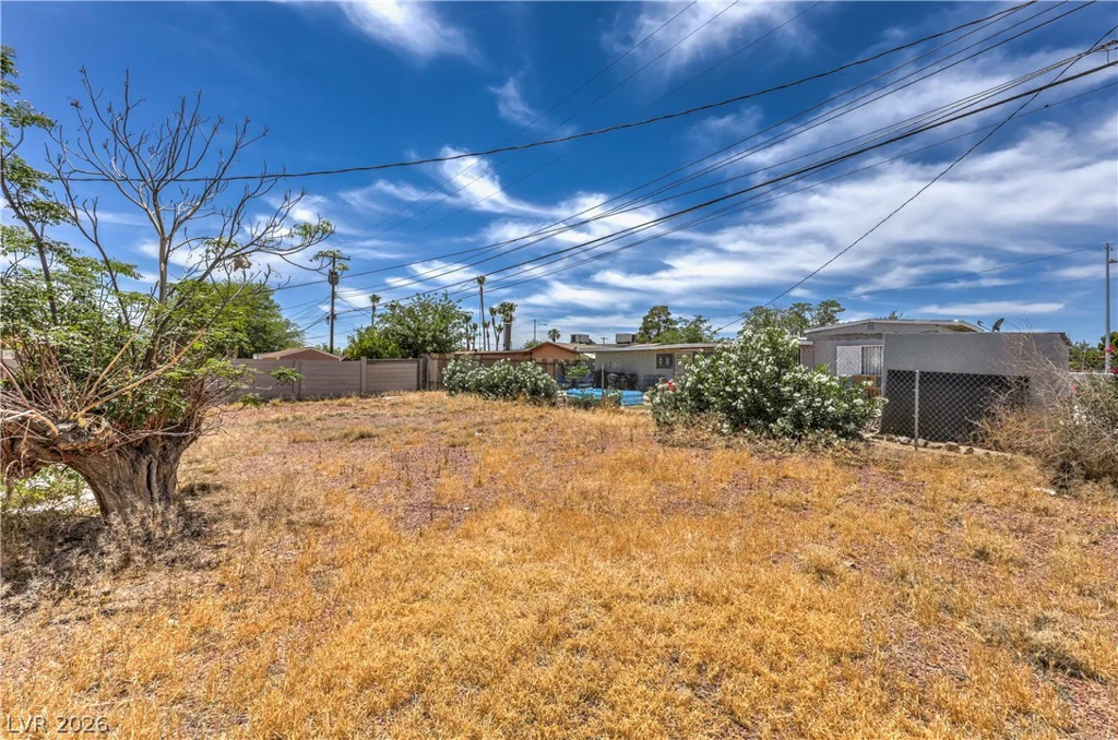 933 Mezpah, Las Vegas, NV 89106