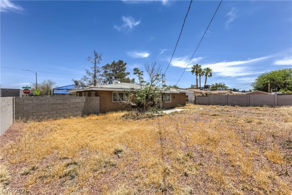 933 Mezpah, Las Vegas, NV 89106