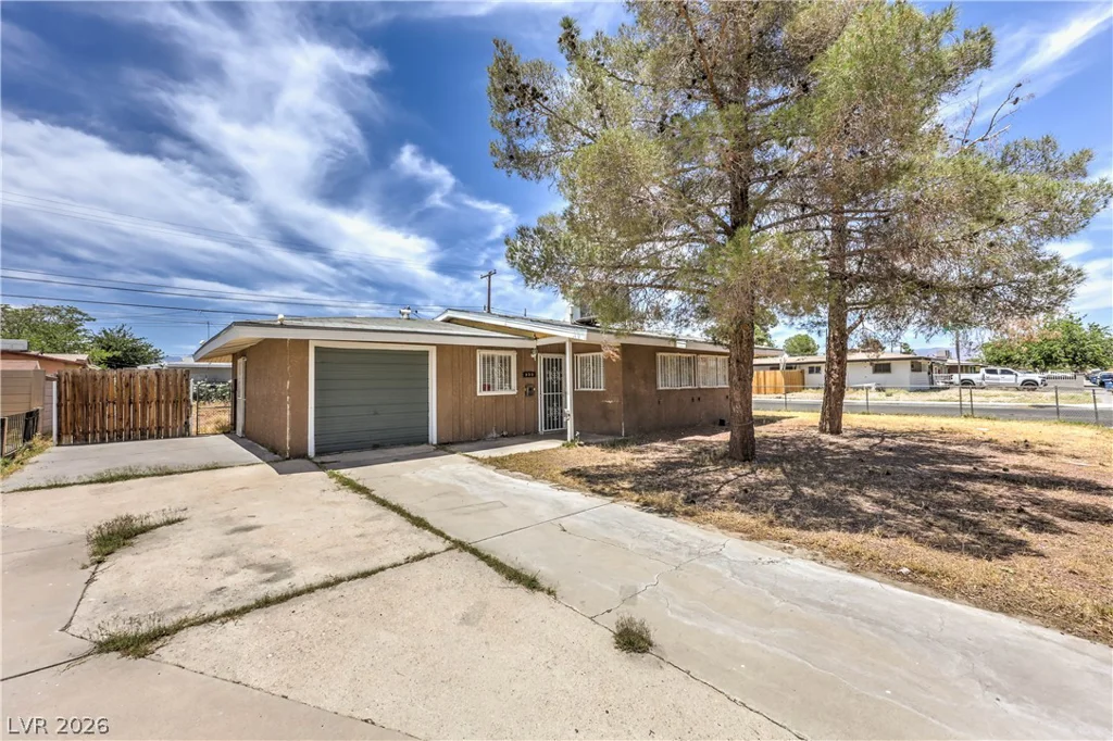 933 Mezpah, Las Vegas, NV 89106