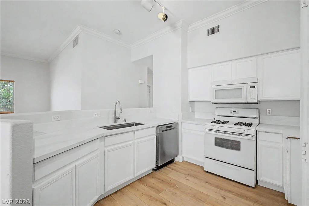 9303 Gilcrease, Las Vegas, NV 89149