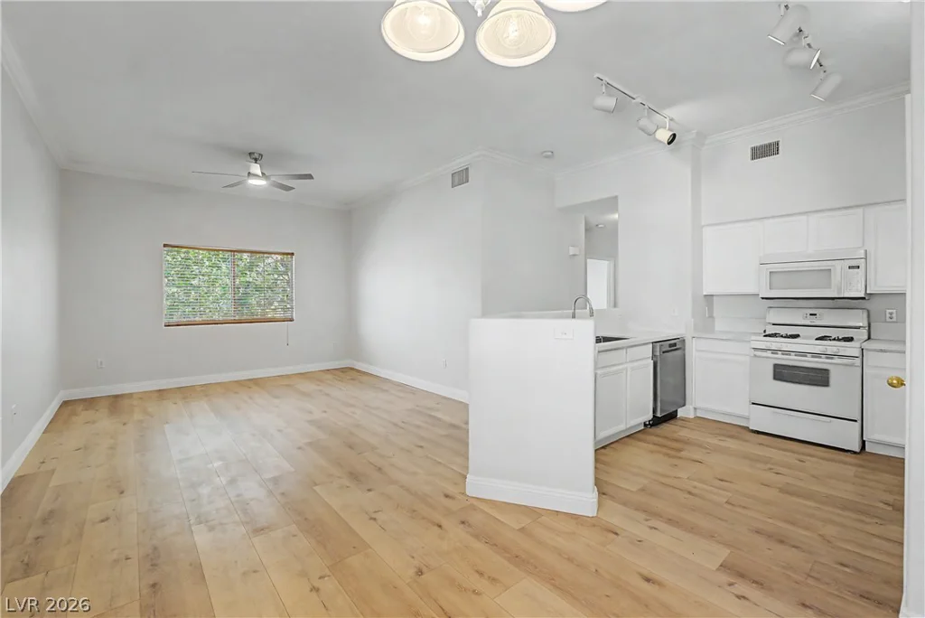 9303 Gilcrease, Las Vegas, NV 89149